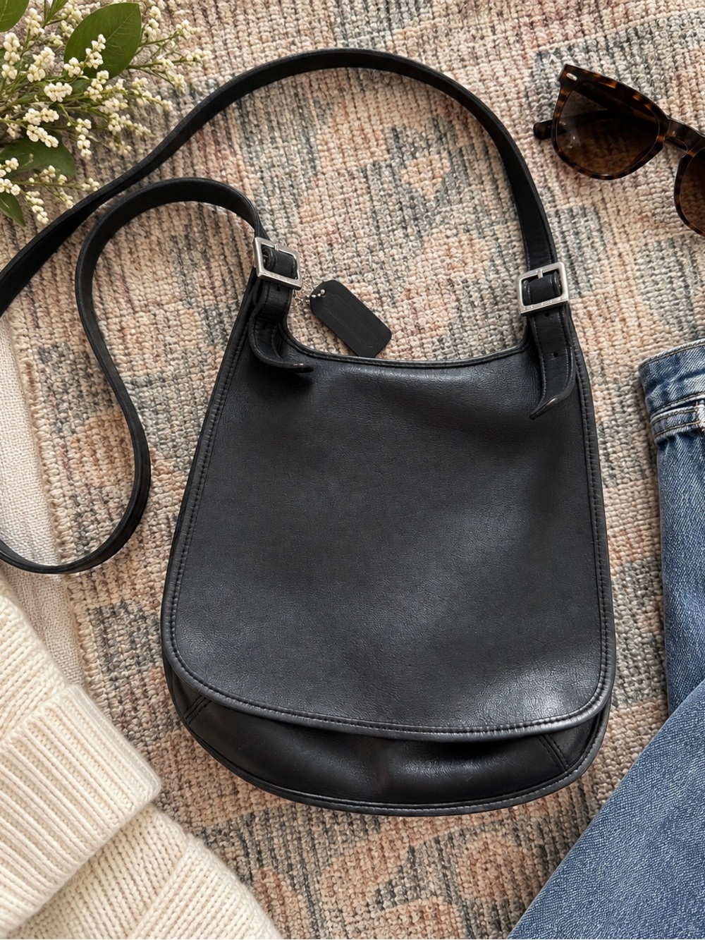 Vintage Coach 9135 Small Hippie Flap Black Leather Crossbody Bag Y2K